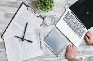Assurance dépendance : financer maintien à domicile ou EHPAD